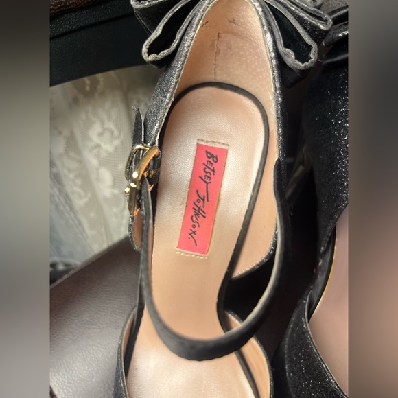 Betsey Johnson 5” Black Glitter High Heels with Satin Bows - Picture 14 of 16